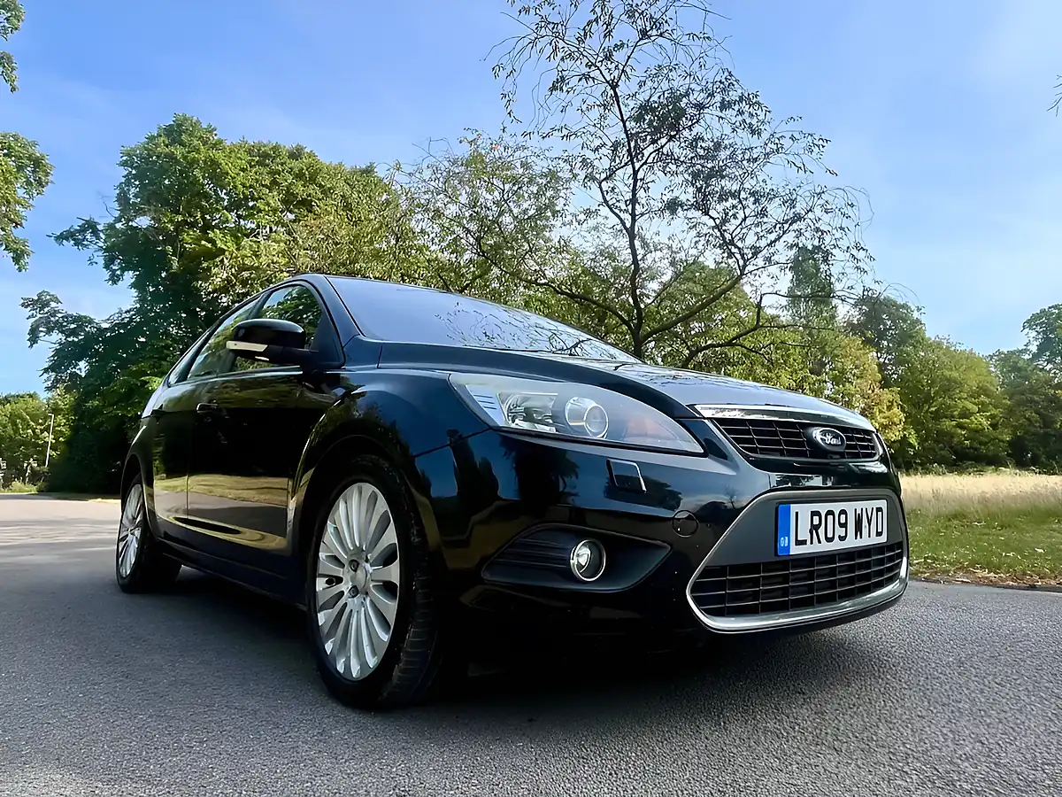 Used 2009 Ford Focus Titanium Black - Interior and Exterior details 5