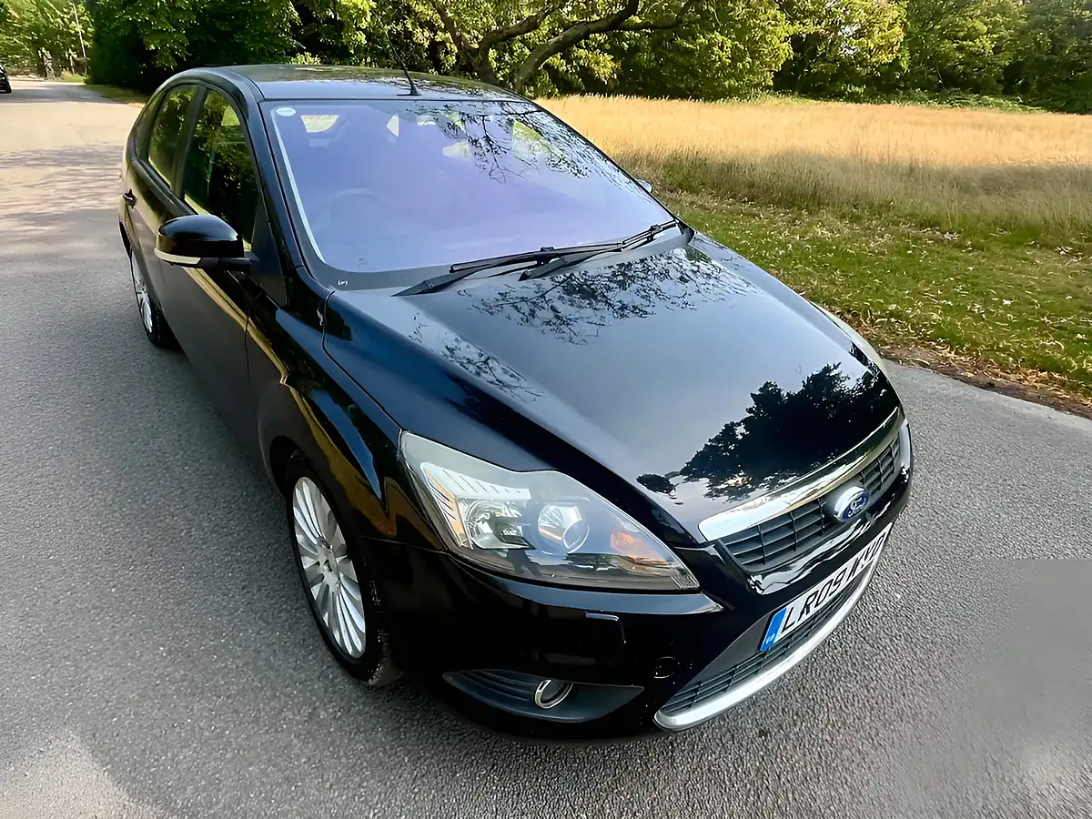 Used 2009 Ford Focus Titanium Black - Interior and Exterior details 6