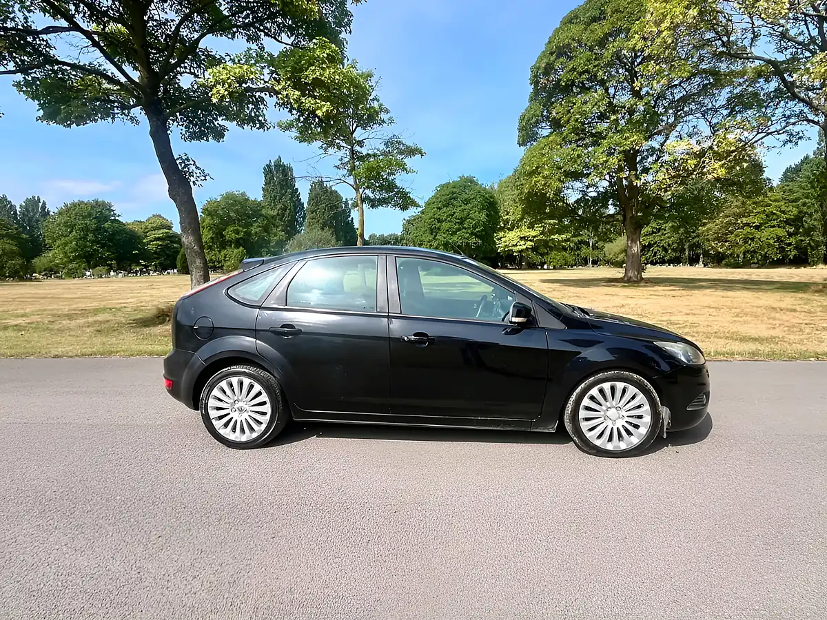 Used 2009 Ford Focus Titanium Black - Interior and Exterior details 7