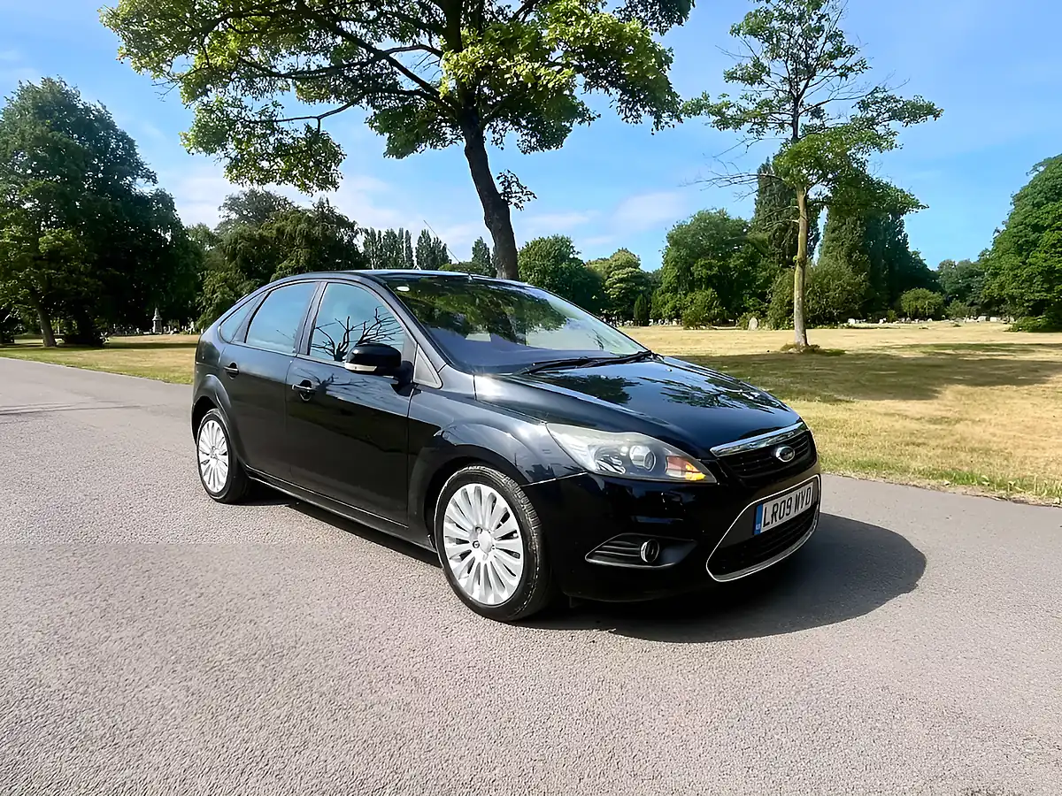 Used 2009 Ford Focus Titanium Black - Interior and Exterior details 8
