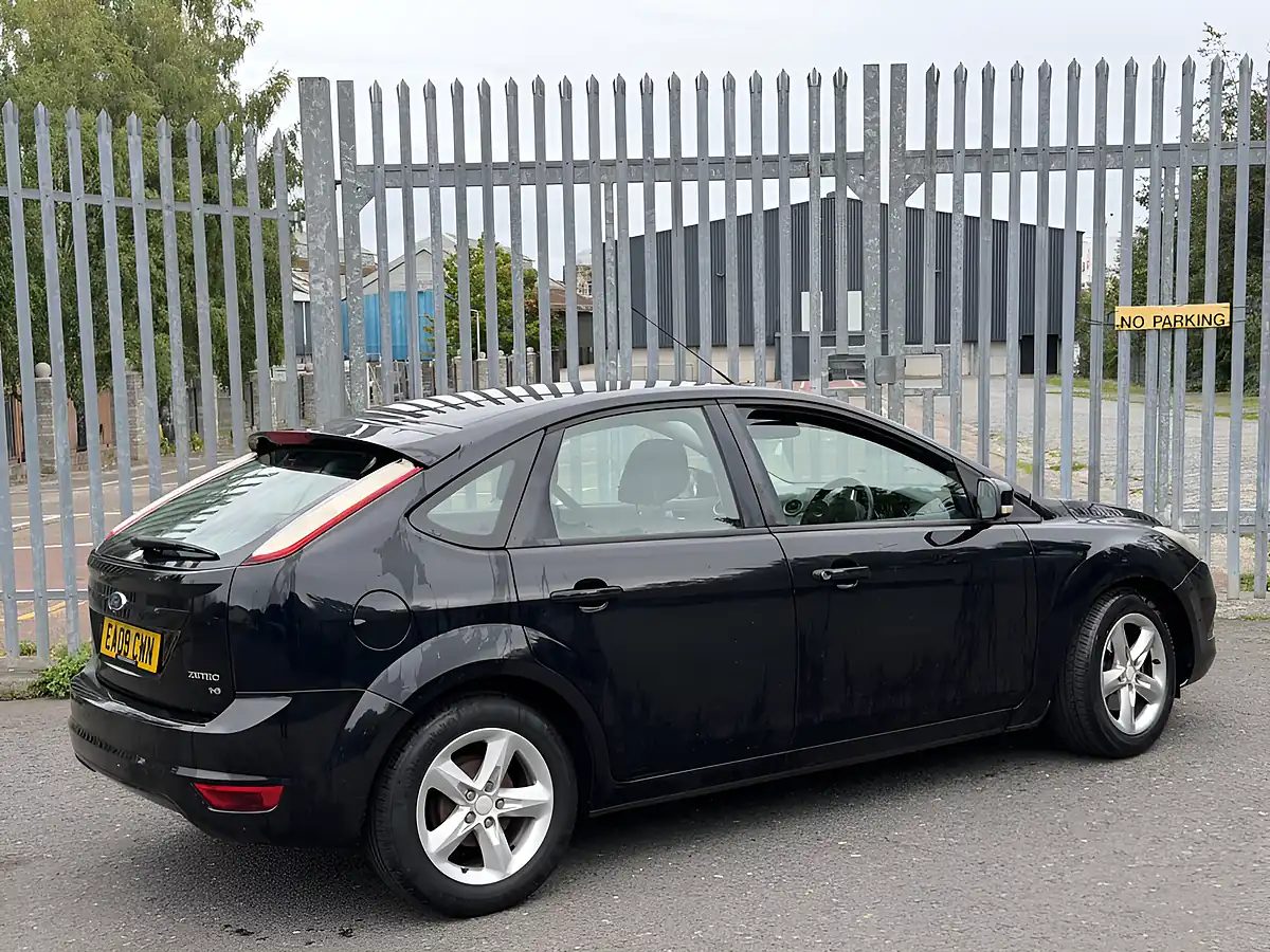 Used 2009 Ford Focus Zetec Black - Interior and Exterior details 3