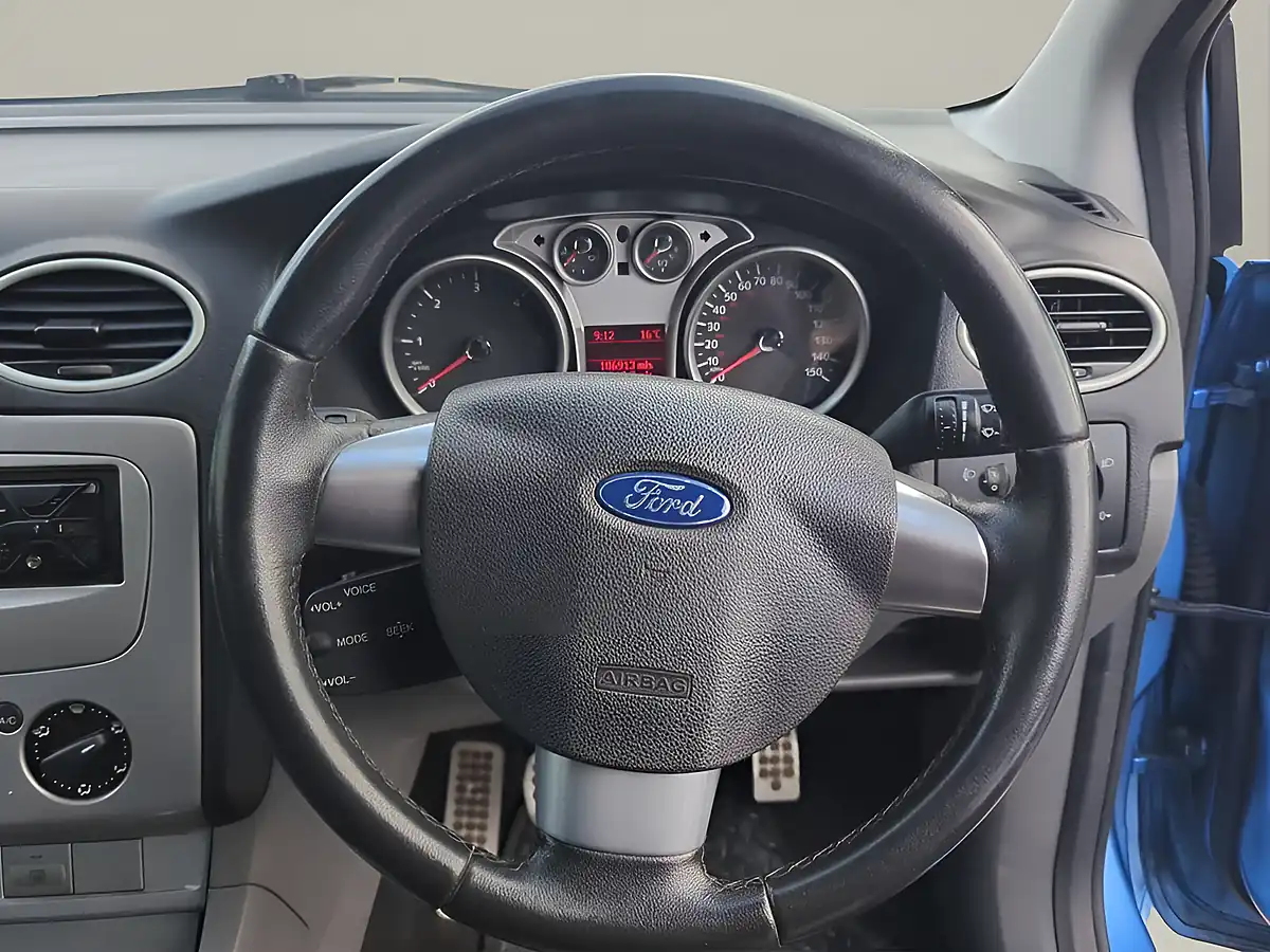Used 2009 Ford Focus Zetec S Blue - Interior and Exterior details 13