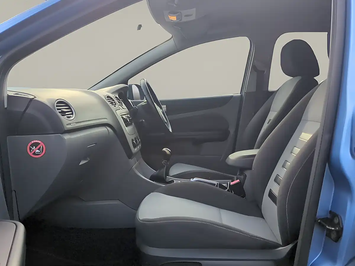 Used 2009 Ford Focus Zetec S Blue - Interior and Exterior details 8