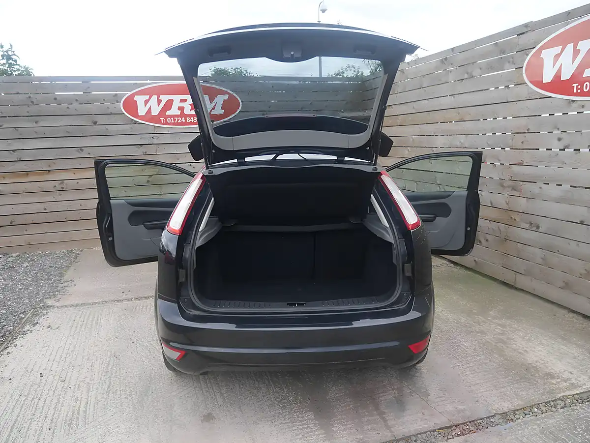 Used 2009 Ford Focus Zetec S Jet Black - Interior and Exterior details 12