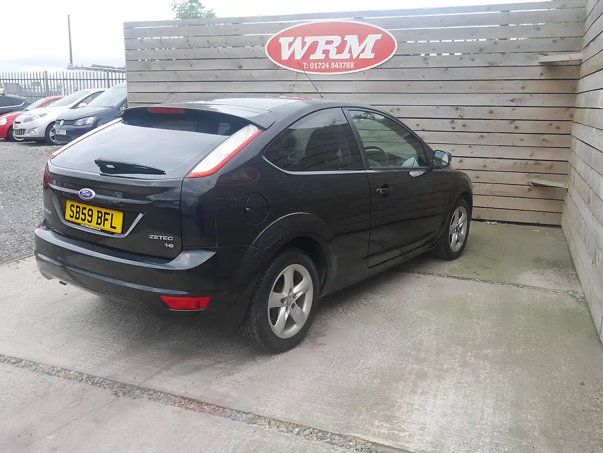 Used 2009 Ford Focus Zetec S Jet Black - Interior and Exterior details 9