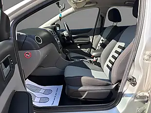 Used 2009 Ford Focus Zetec S Silver - Interior and Exterior details 11