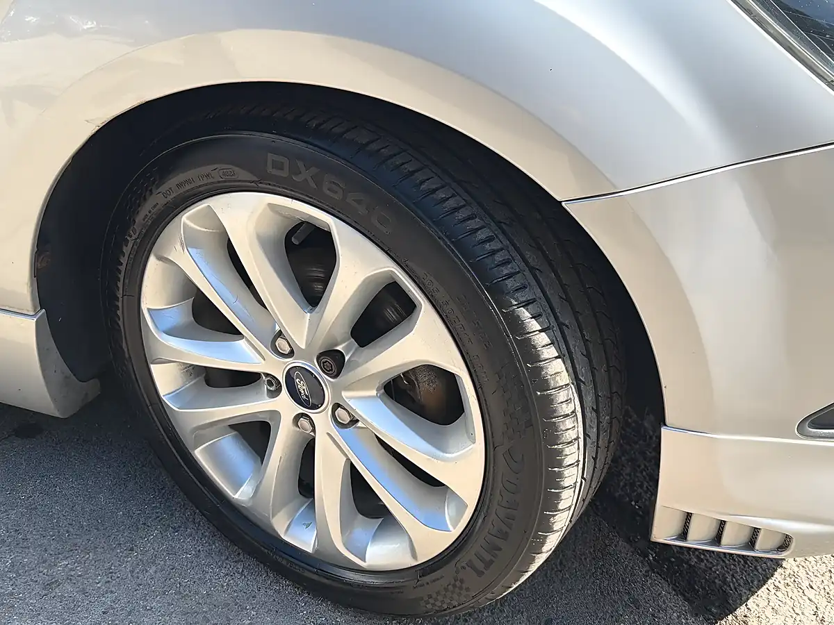 Used 2009 Ford Focus Zetec S Silver - Interior and Exterior details 18