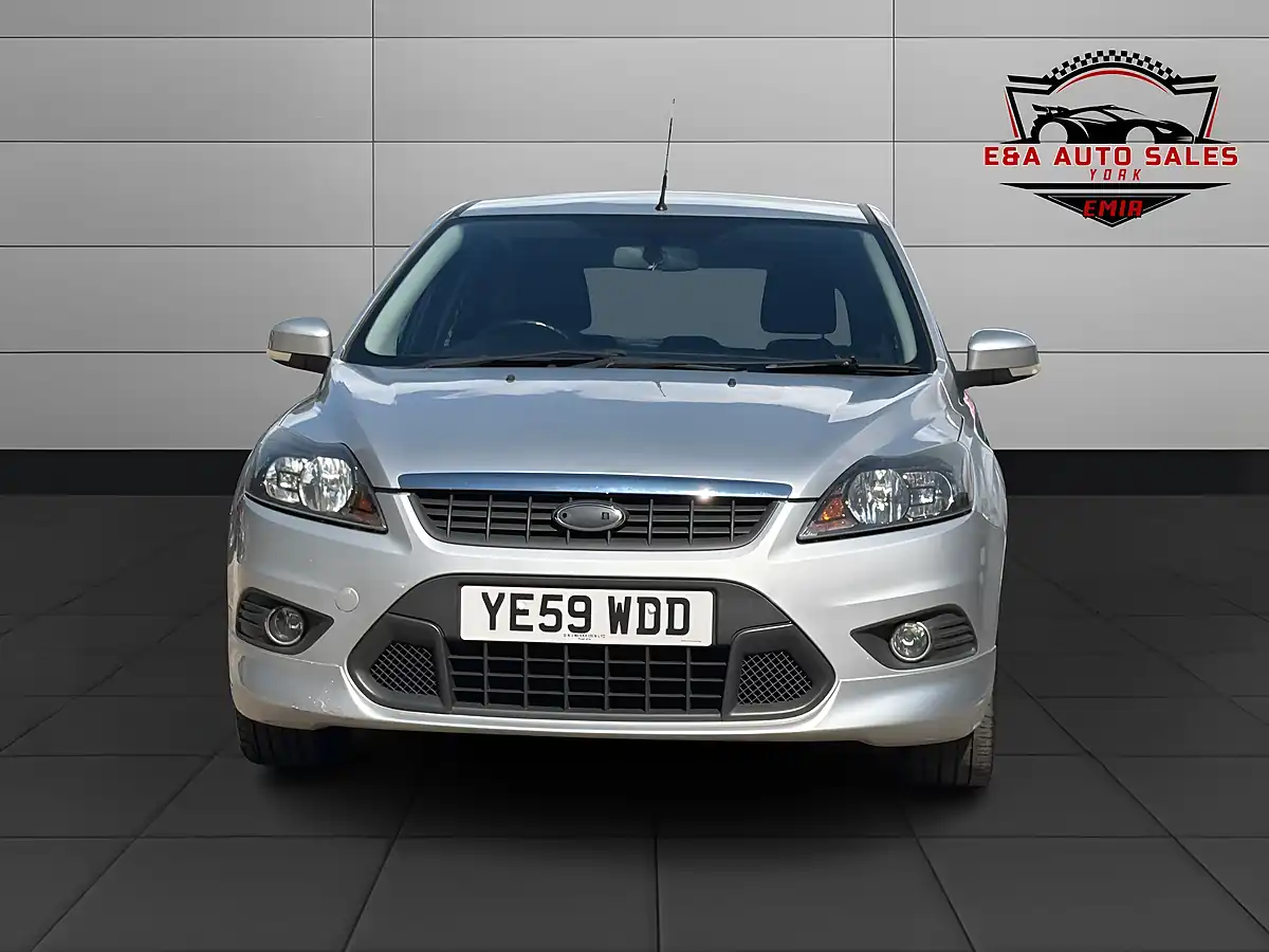 Used 2009 Ford Focus Zetec S Silver - Interior and Exterior details 2
