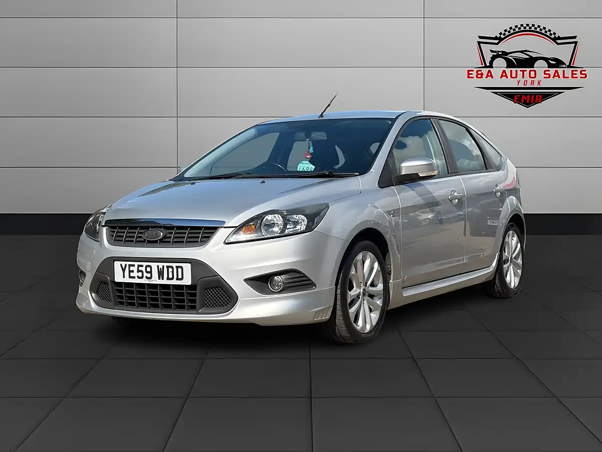 Used 2009 Ford Focus Zetec S Silver - Interior and Exterior details 3