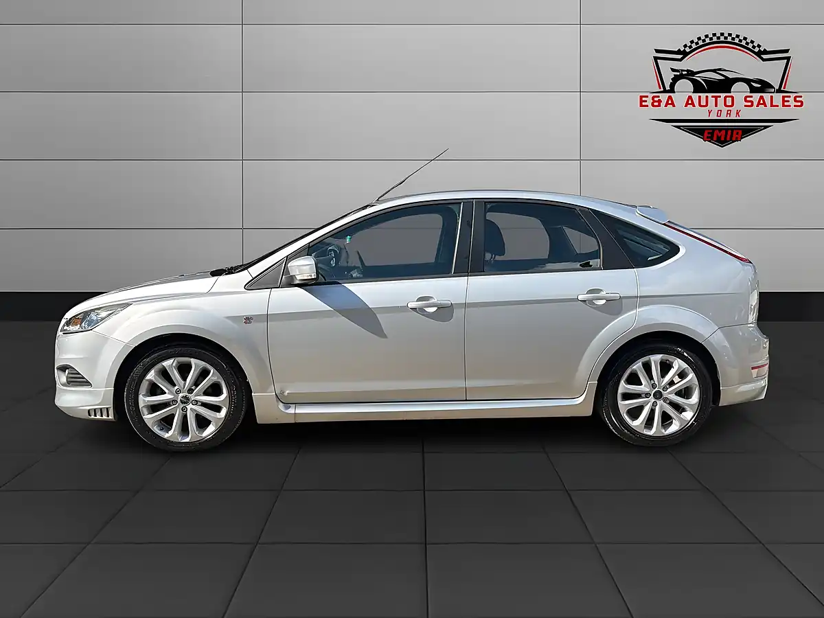 Used 2009 Ford Focus Zetec S Silver - Interior and Exterior details 4