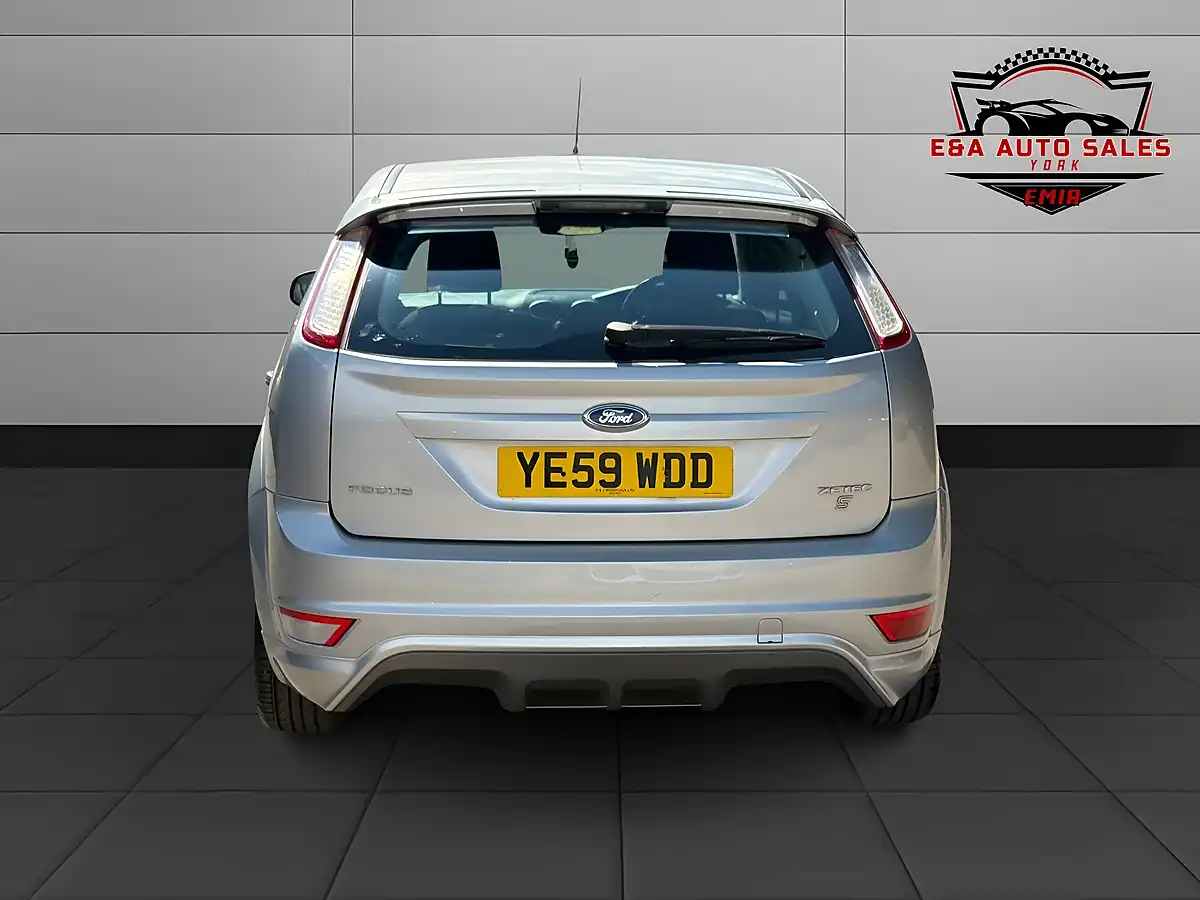 Used 2009 Ford Focus Zetec S Silver - Interior and Exterior details 6
