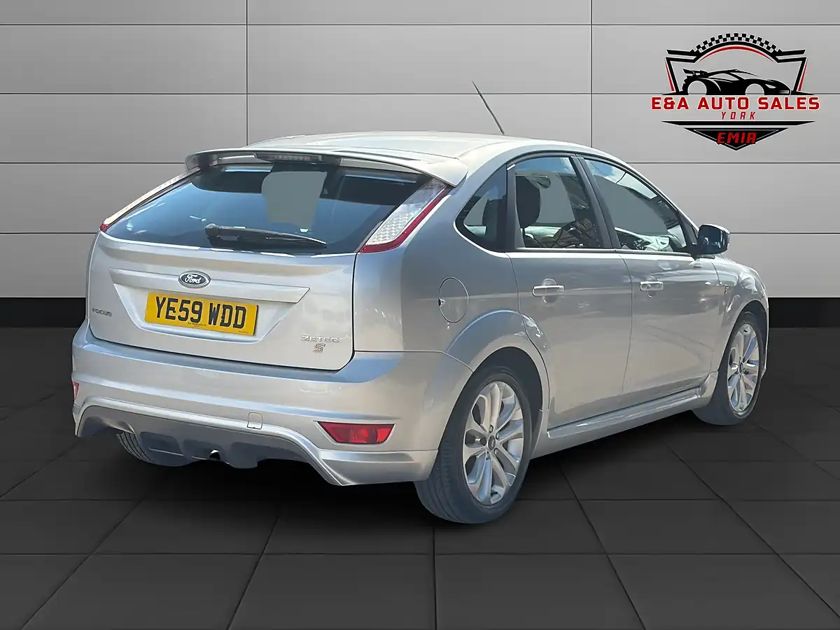 Used 2009 Ford Focus Zetec S Silver - Interior and Exterior details 7