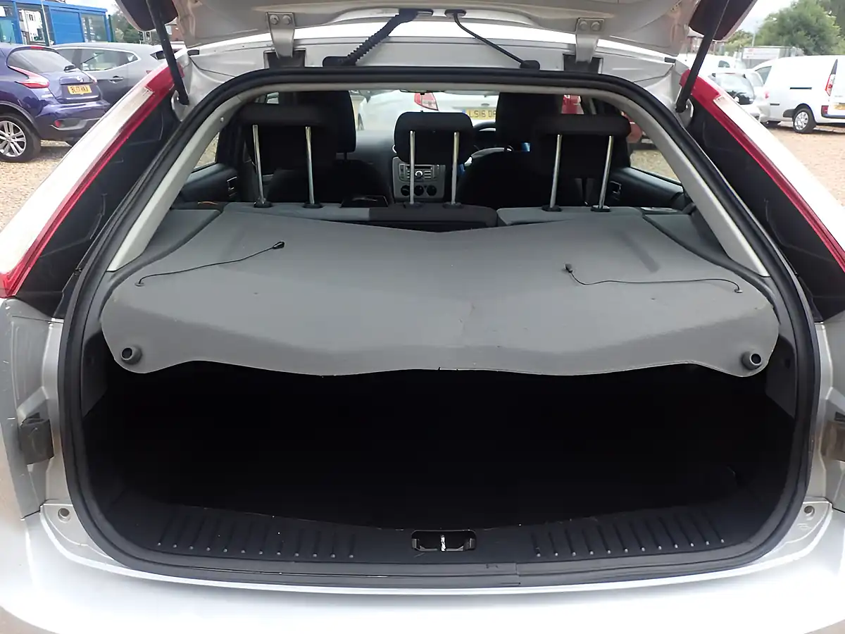 Used 2009 Ford Focus Zetec Silver - Interior and Exterior details 17