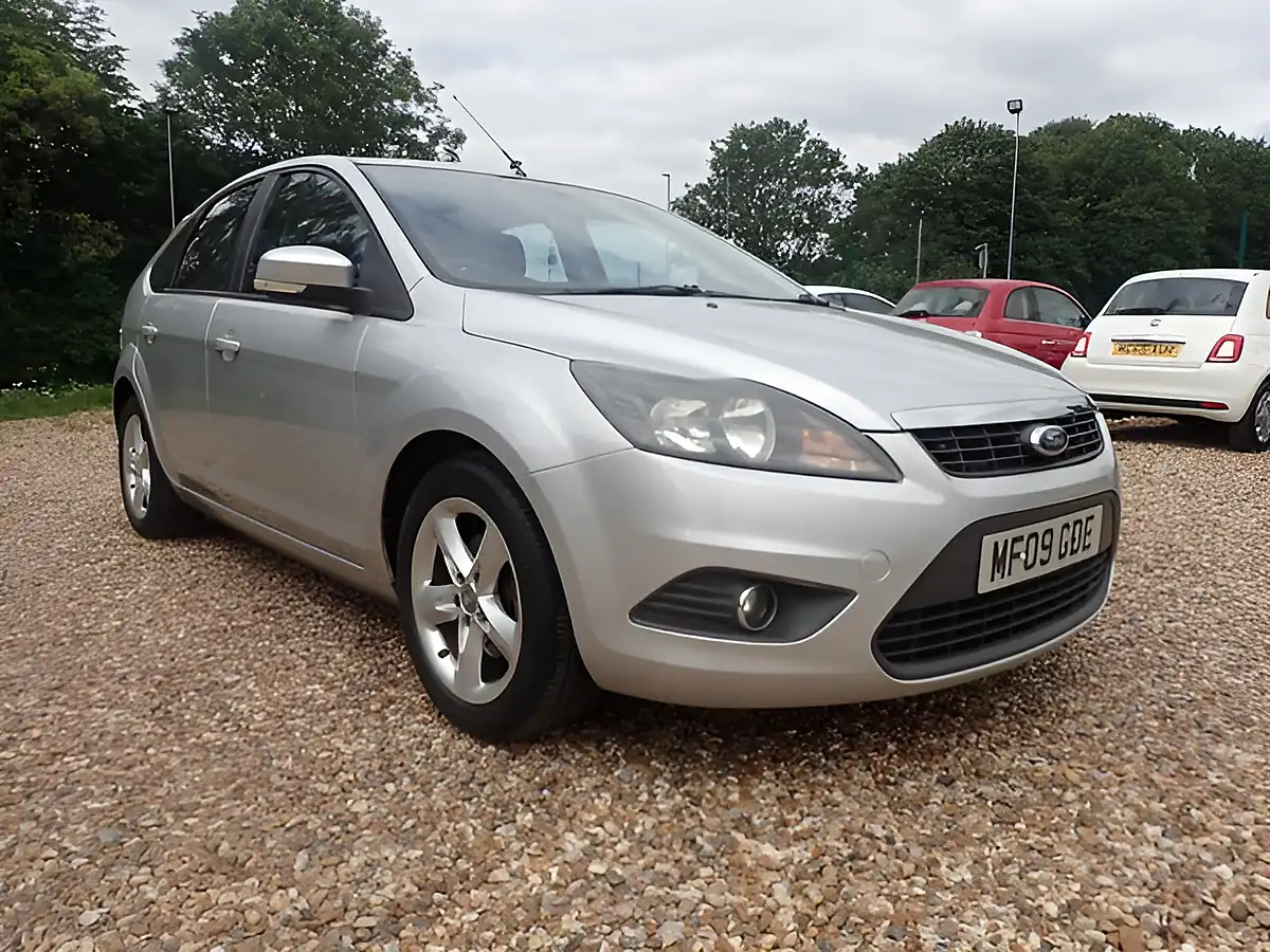 Used 2009 Ford Focus Zetec Silver - Interior and Exterior details 2