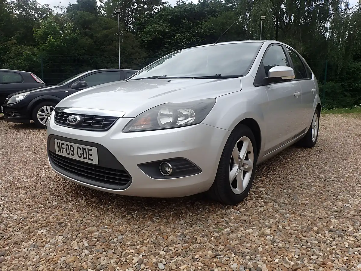 Used 2009 Ford Focus Zetec Silver - Interior and Exterior details 4