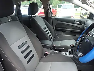 Used 2009 Ford Focus Zetec Silver - Interior and Exterior details 6
