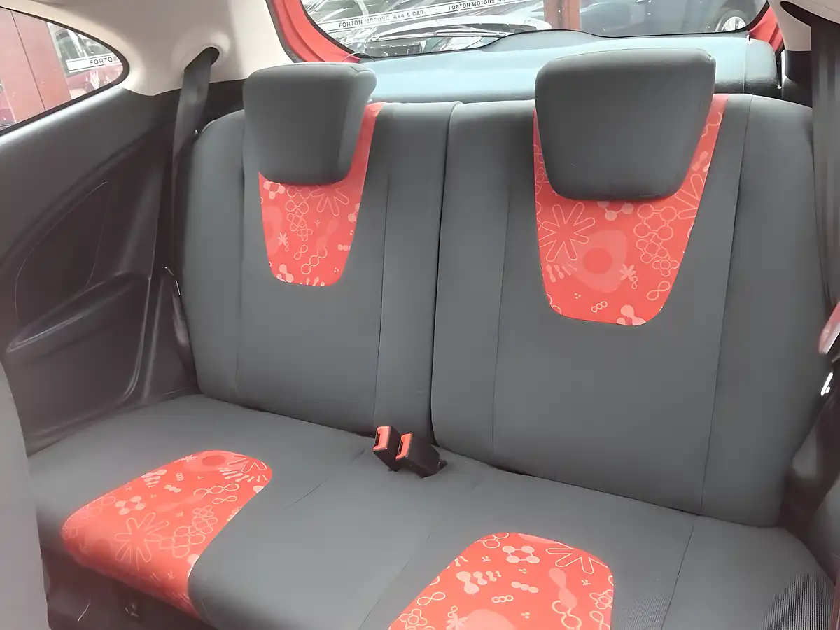 Used 2009 Ford Ka Style Red - Interior and Exterior details 17