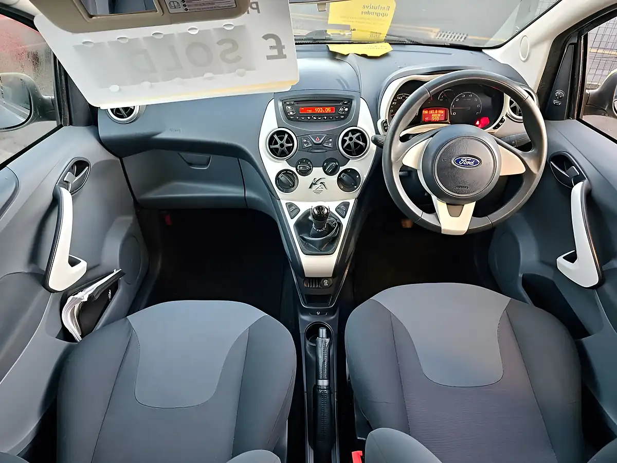 Used 2009 Ford Ka Zetec Silver - Interior and Exterior details 12