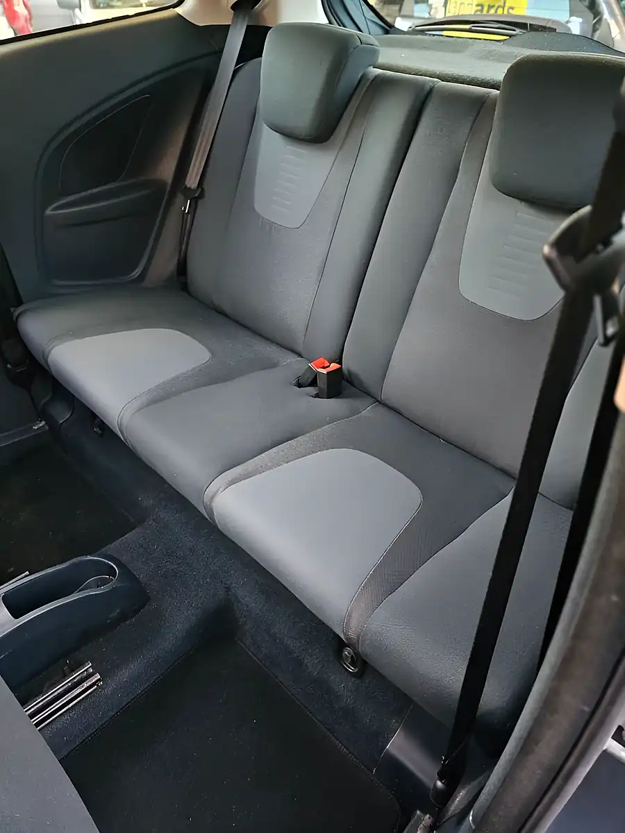 Used 2009 Ford Ka Zetec Silver - Interior and Exterior details 17