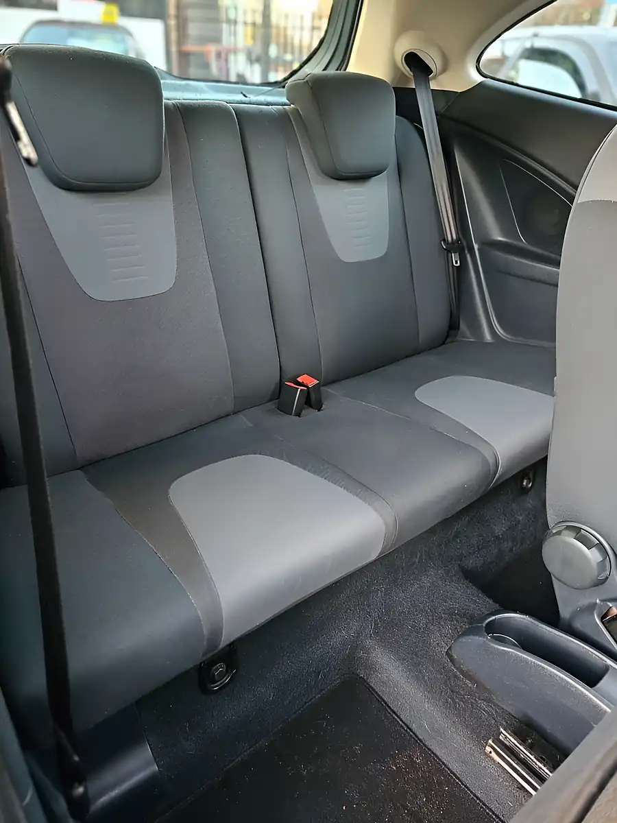 Used 2009 Ford Ka Zetec Silver - Interior and Exterior details 18