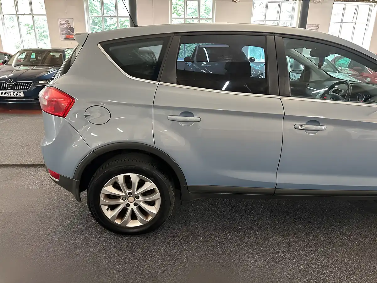 Used 2009 Ford Kuga Titanium Blue - Interior and Exterior details 16