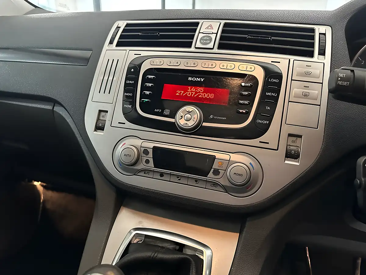 Used 2009 Ford Kuga Titanium Blue - Interior and Exterior details 20