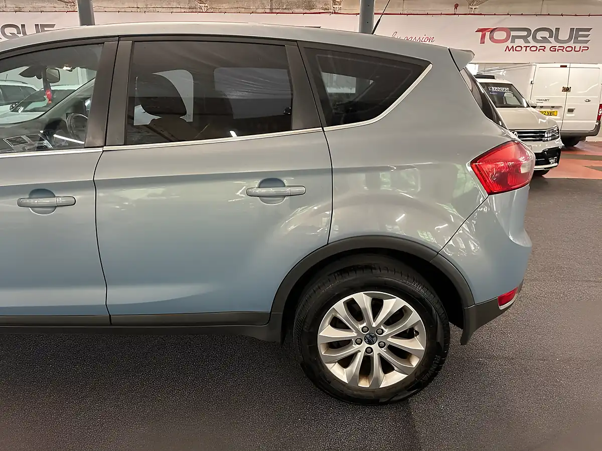 Used 2009 Ford Kuga Titanium Blue - Interior and Exterior details 9
