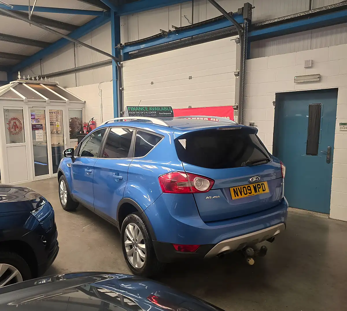 Used 2009 Ford Kuga Titanium Blue - Interior and Exterior details 4