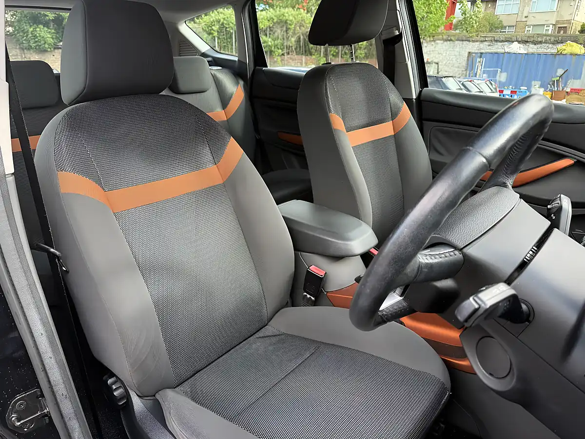 Used 2009 Ford Kuga Zetec Black - Interior and Exterior details 13