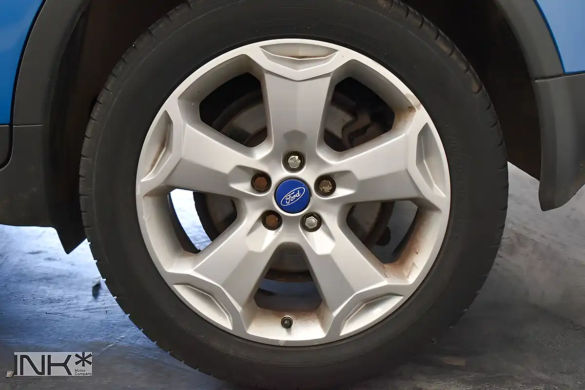 Used 2009 Ford Kuga Zetec Blue - Interior and Exterior details 10