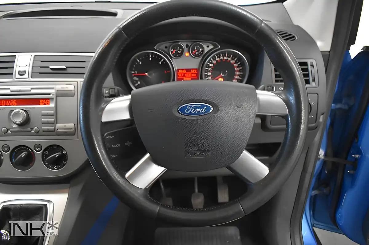 Used 2009 Ford Kuga Zetec Blue - Interior and Exterior details 12