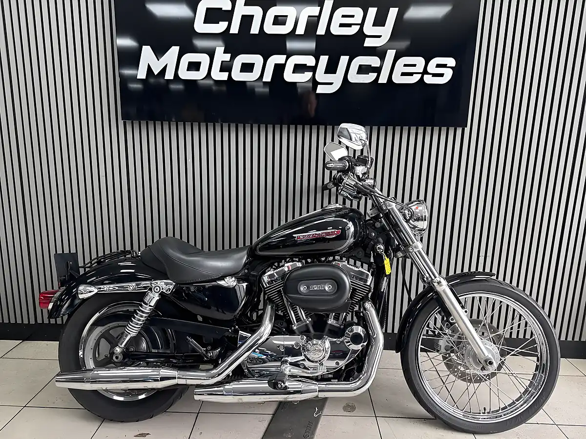 Used 2009 Harley-Davidson Xl 1200 Custom Sport Black - Interior and Exterior details 13
