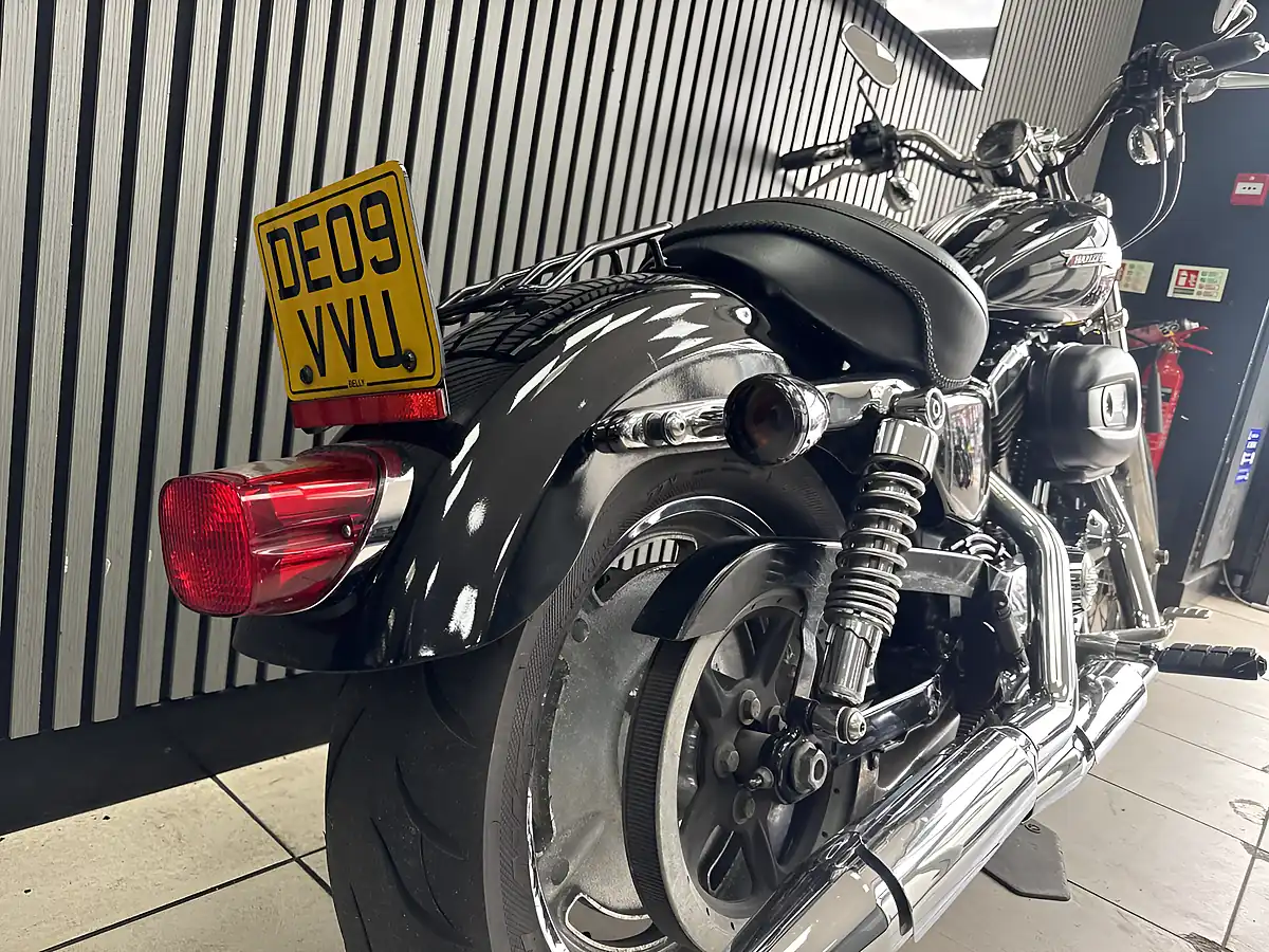 Used 2009 Harley-Davidson Xl 1200 Custom Sport Black - Interior and Exterior details 5
