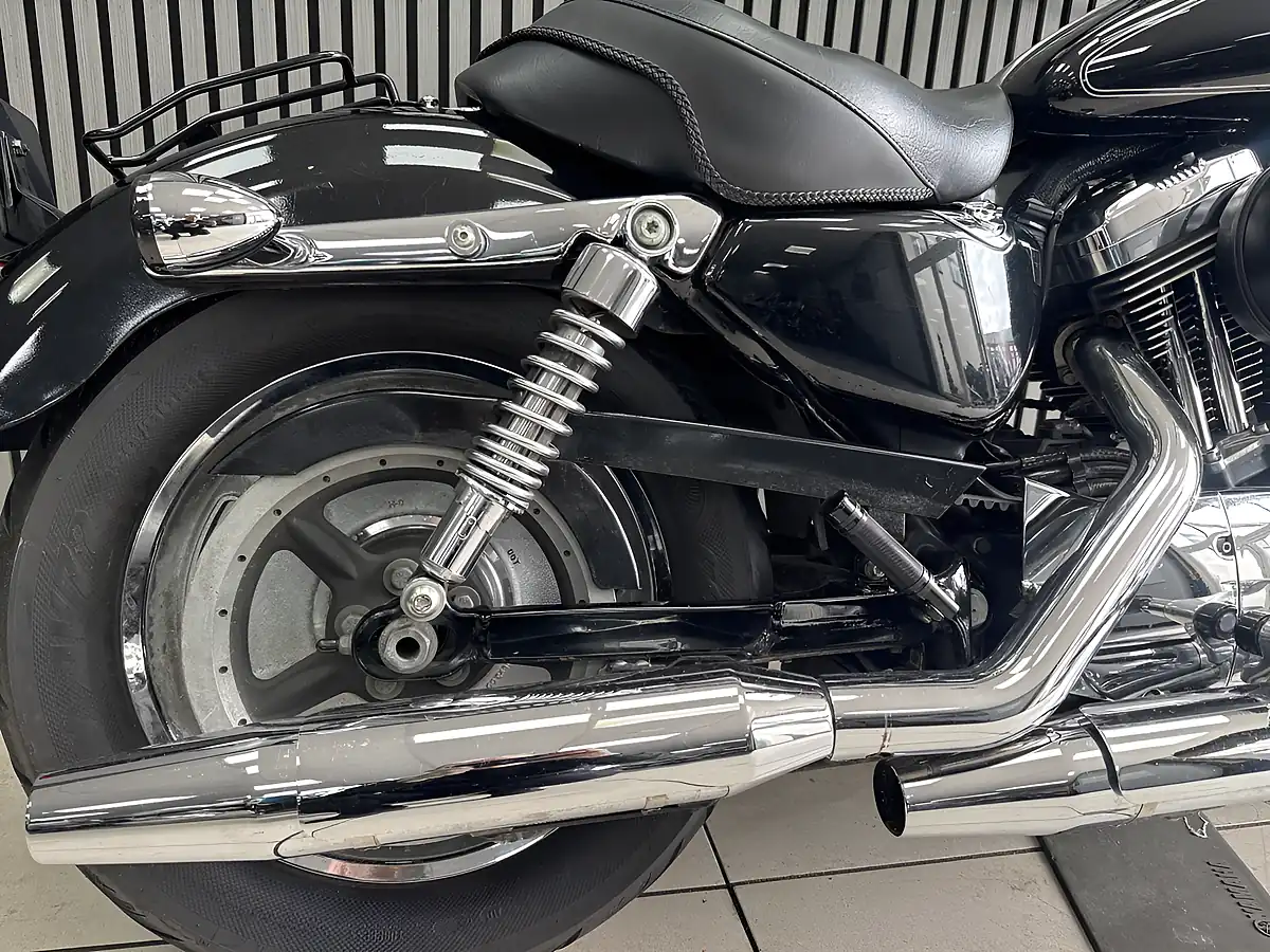 Used 2009 Harley-Davidson Xl 1200 Custom Sport Black - Interior and Exterior details 9