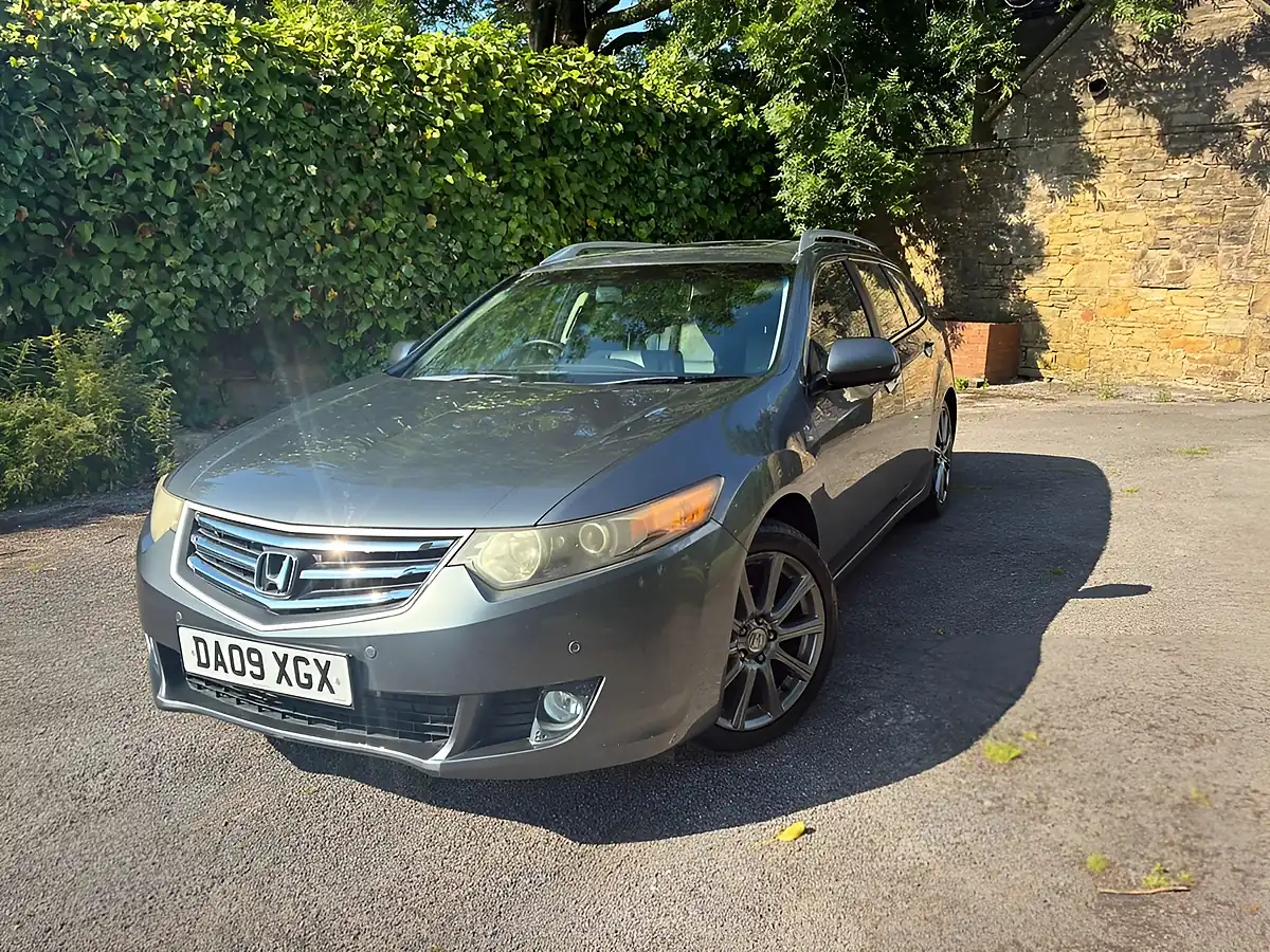 Used 2009 Honda Accord Ex Tourer Silver - Interior and Exterior details 16