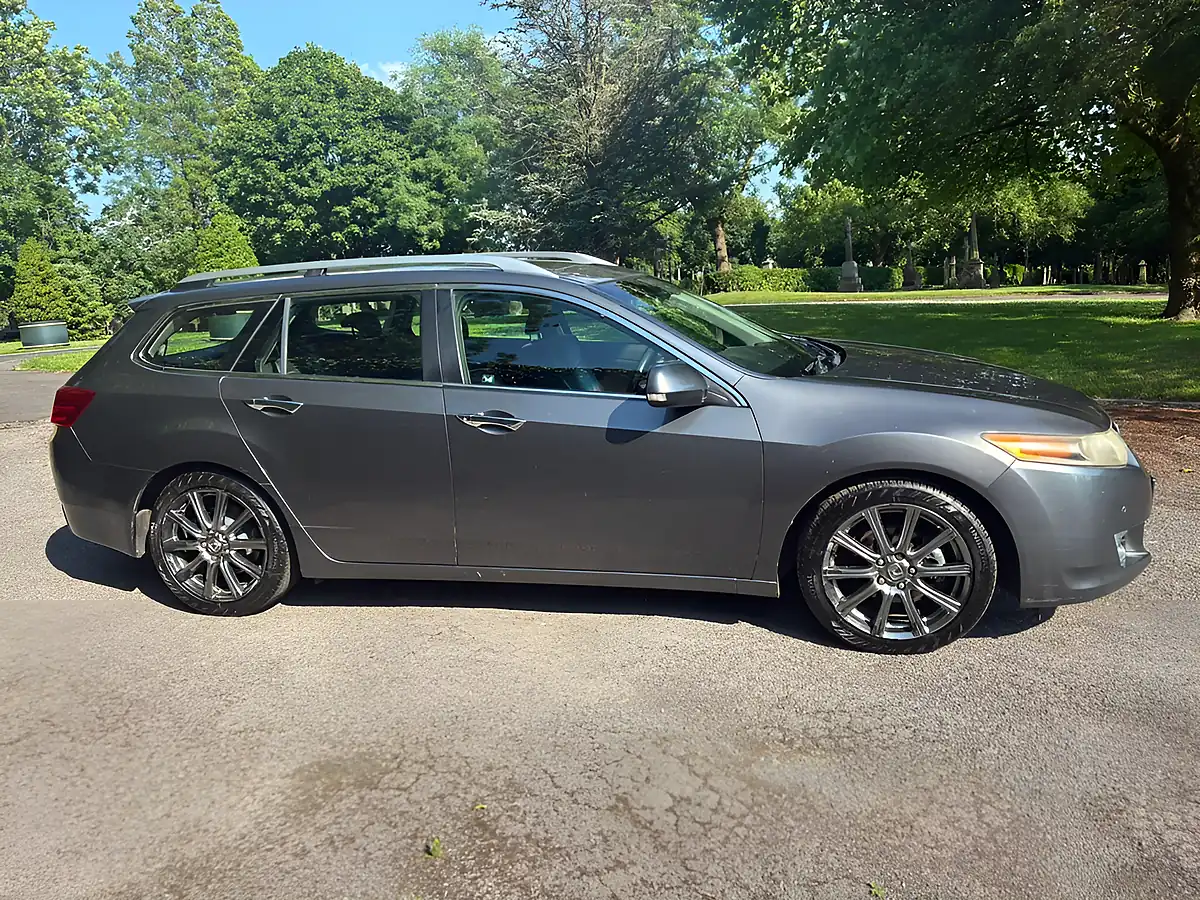 Used 2009 Honda Accord Ex Tourer Silver - Interior and Exterior details 19