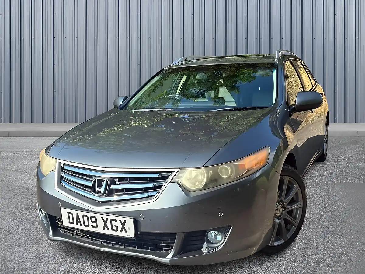 Used 2009 Honda Accord Ex Tourer Silver - Interior and Exterior details 3