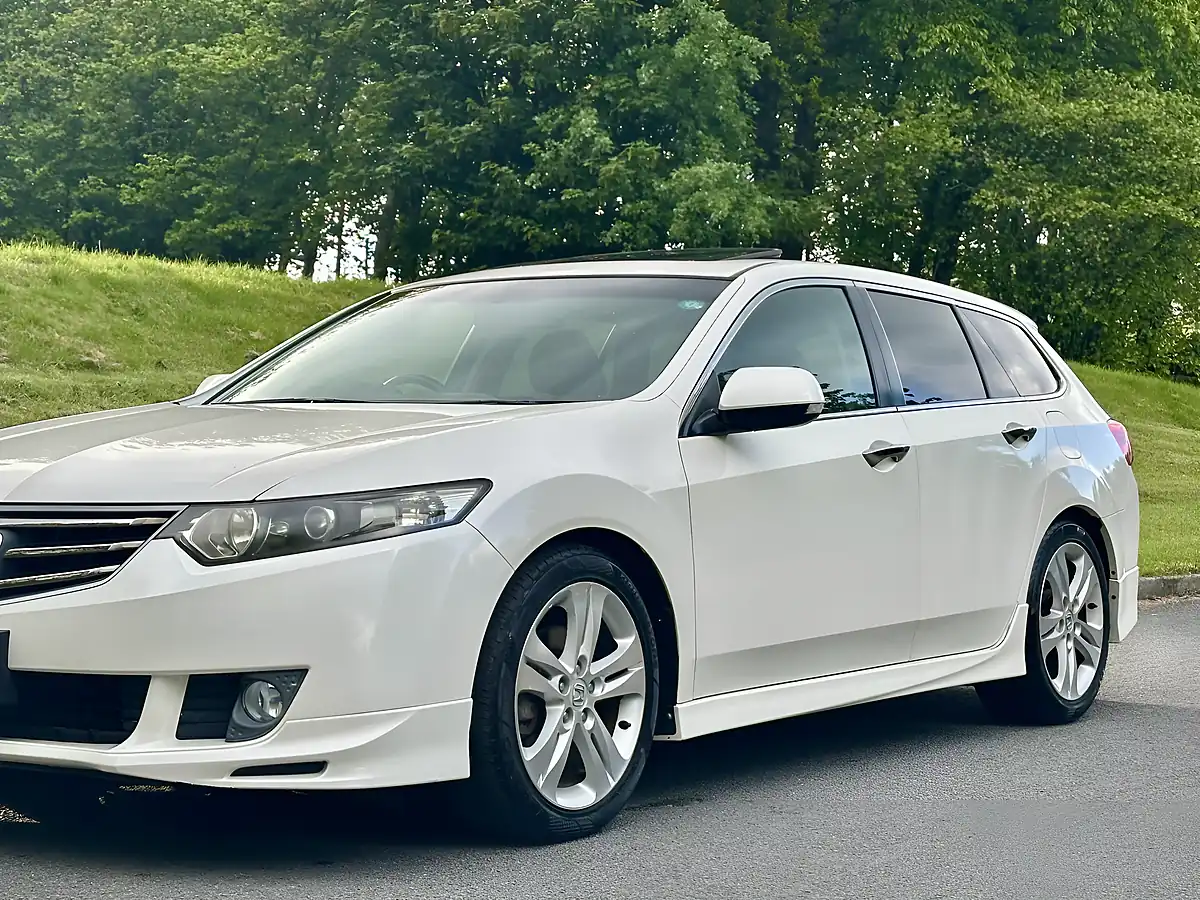 Used 2009 Honda Accord Tl White - Interior and Exterior details 16