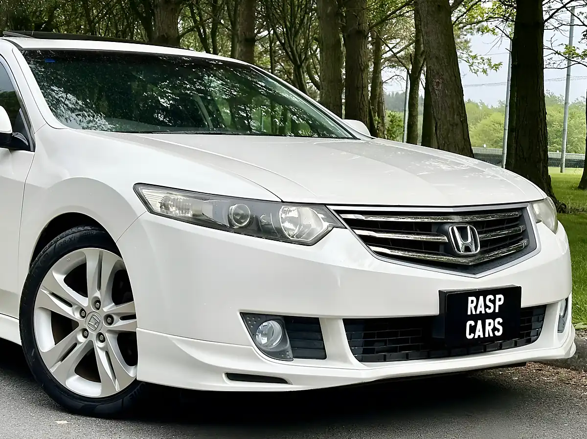 Used 2009 Honda Accord Tl White - Interior and Exterior details 5
