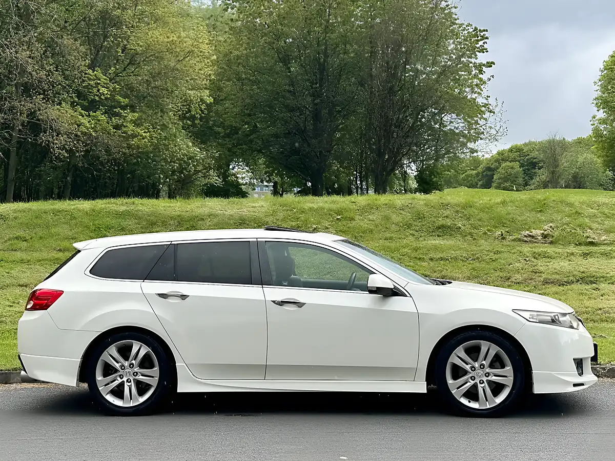Used 2009 Honda Accord Tl White - Interior and Exterior details 6