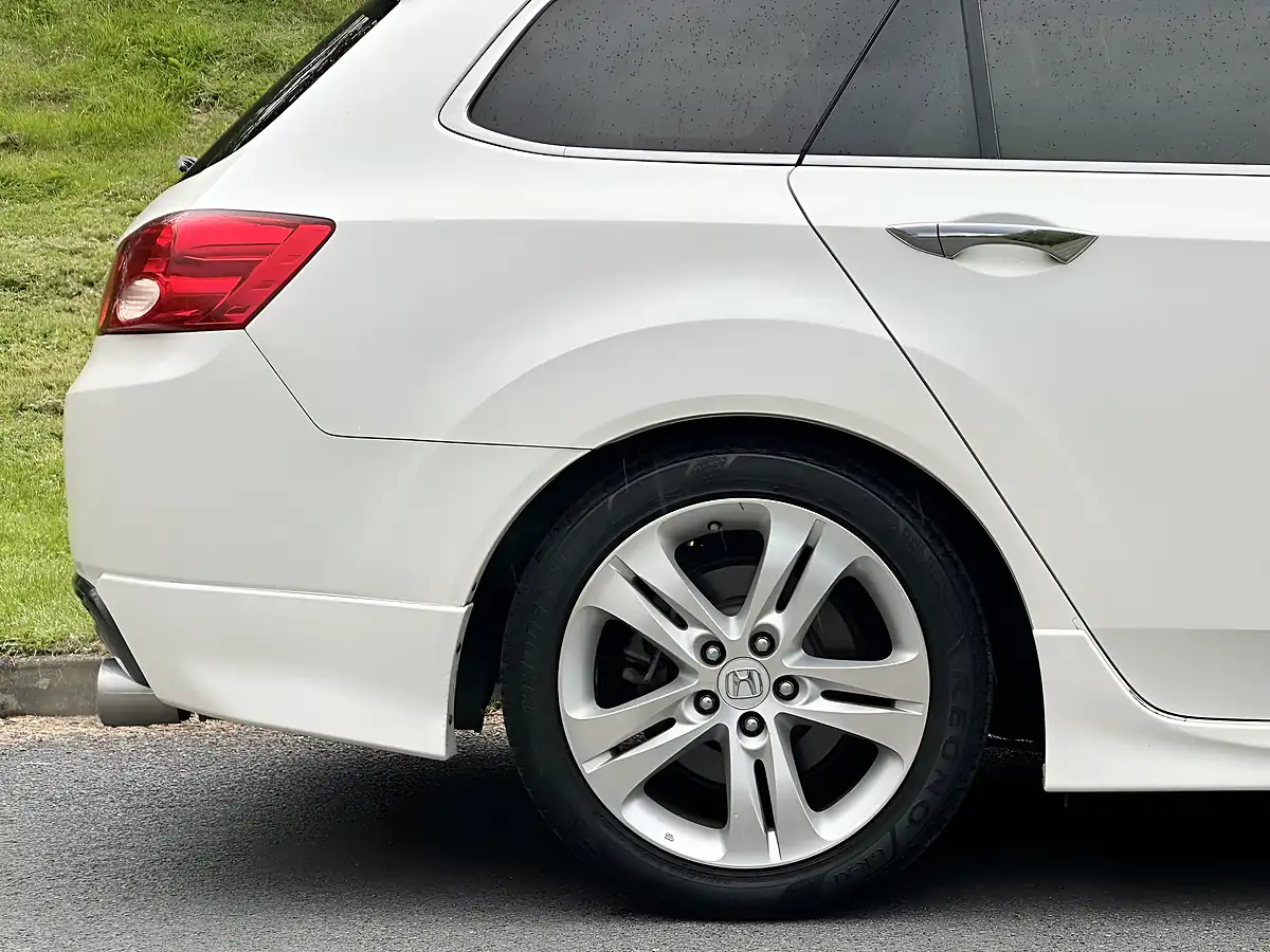 Used 2009 Honda Accord Tl White - Interior and Exterior details 7