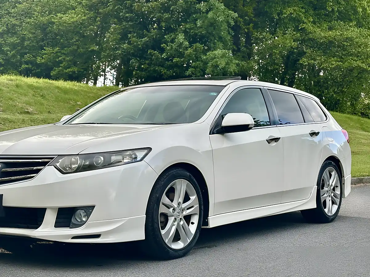 Used 2009 Honda Accord Tl White - Interior and Exterior details 12