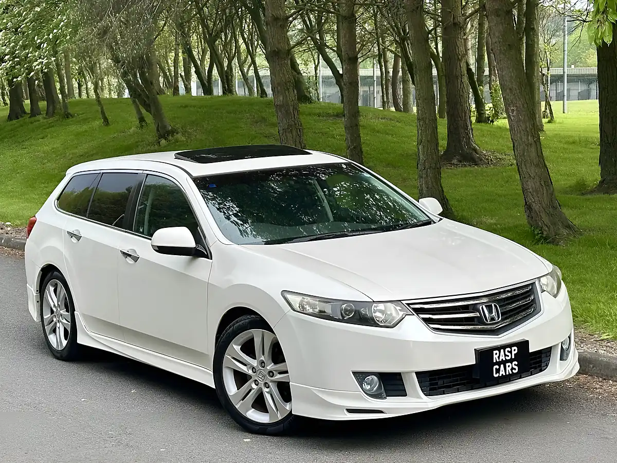 Used 2009 Honda Accord Tl White - Interior and Exterior details 3