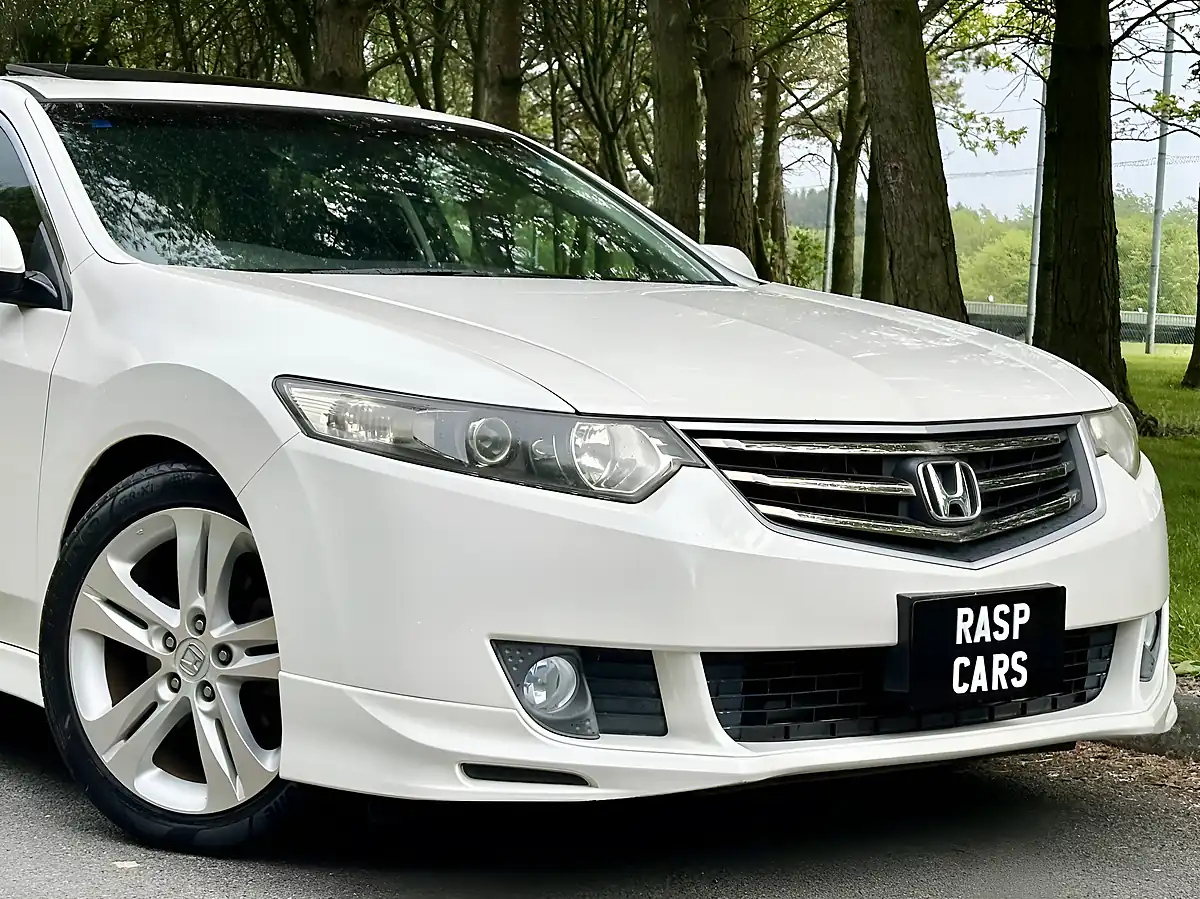 Used 2009 Honda Accord Tl White - Interior and Exterior details 4