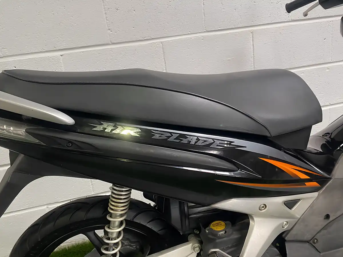 Used 2009 Honda Air Blade 110 Black - Interior and Exterior details 12