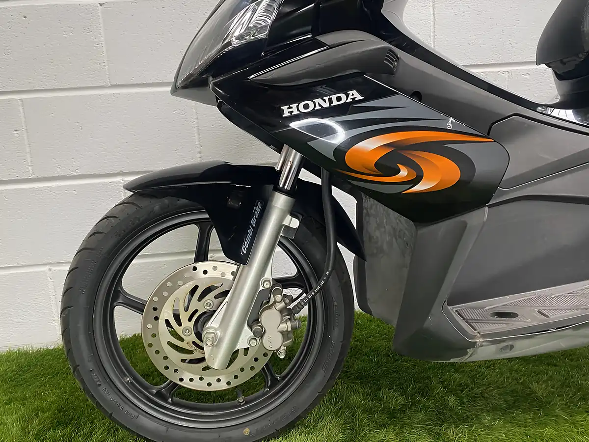 Used 2009 Honda Air Blade 110 Black - Interior and Exterior details 16