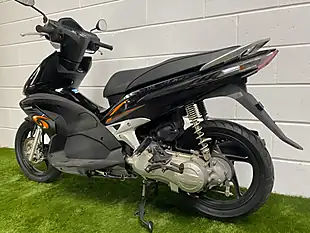 Used 2009 Honda Air Blade 110 Black - Interior and Exterior details 9