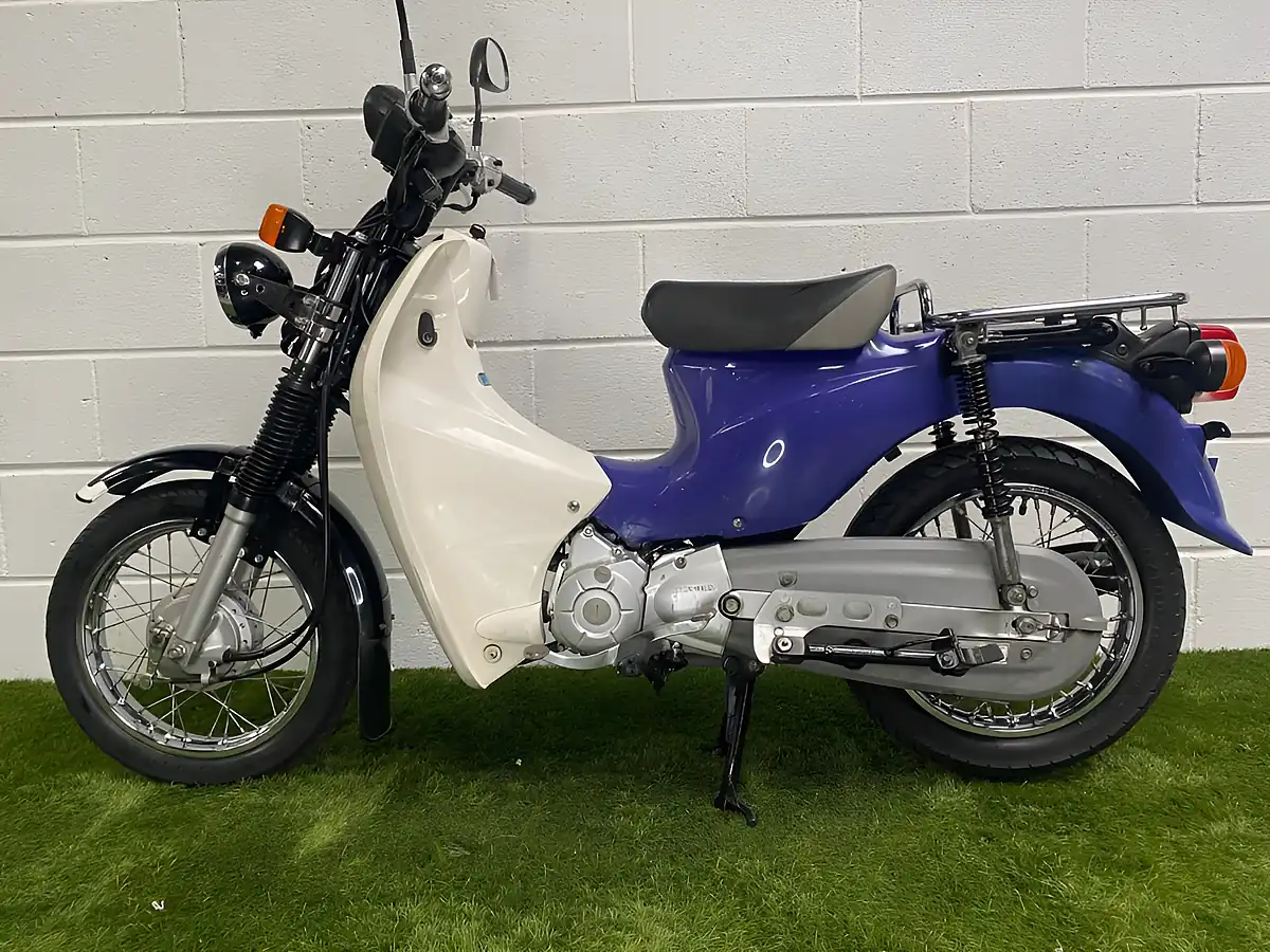 Used 2009 Honda c110 Pro Blue - Interior and Exterior details 11