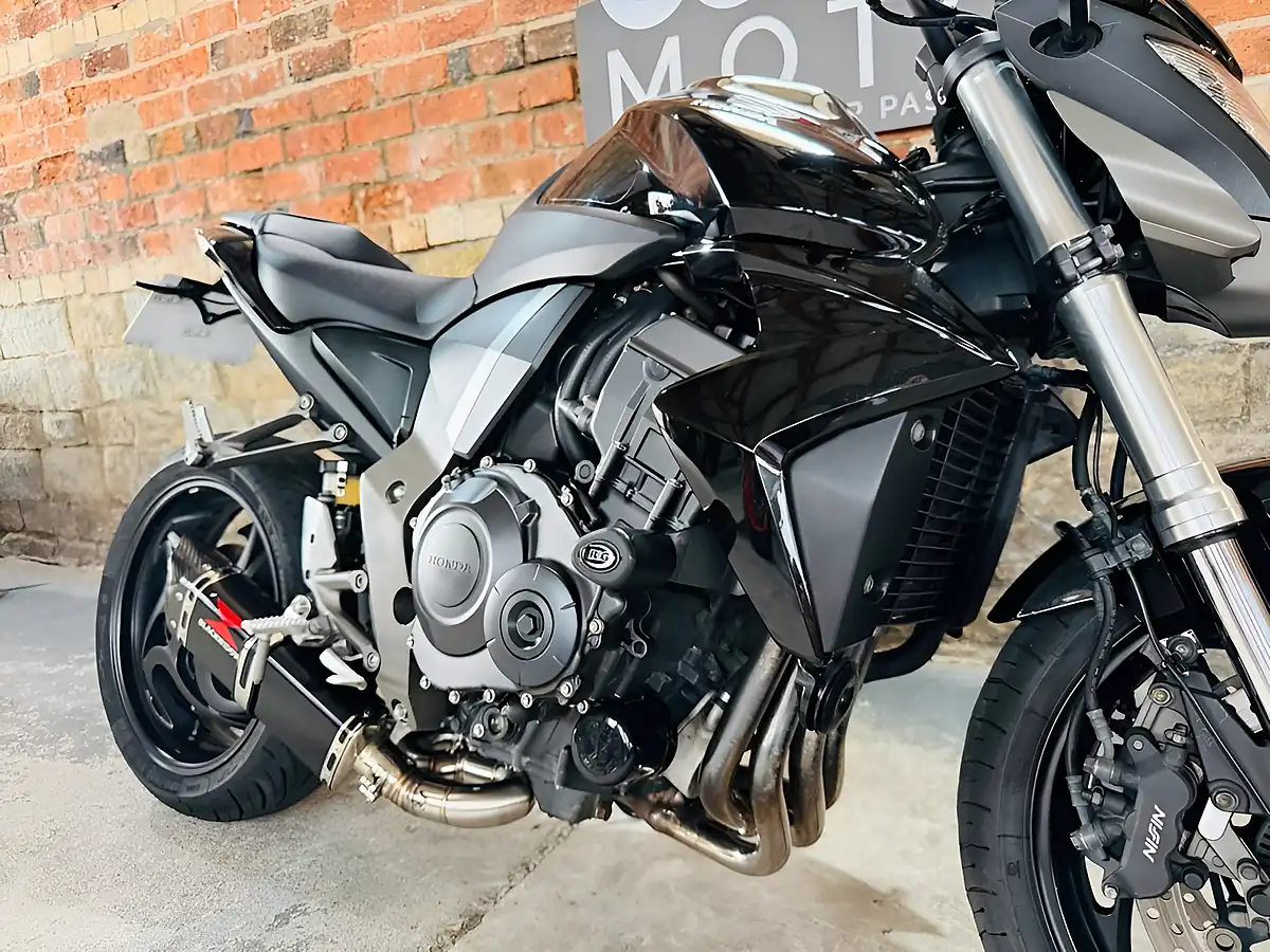 Used 2009 Honda CB1000R Abs Black - Interior and Exterior details 6