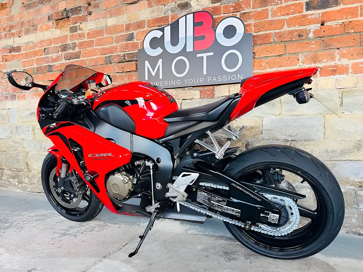 Used 2009 Honda Cbr1000rr Fireblade RR8 Red - Interior and Exterior details 10